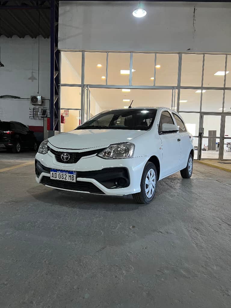 TOYOTA ETIOS - Vista principal